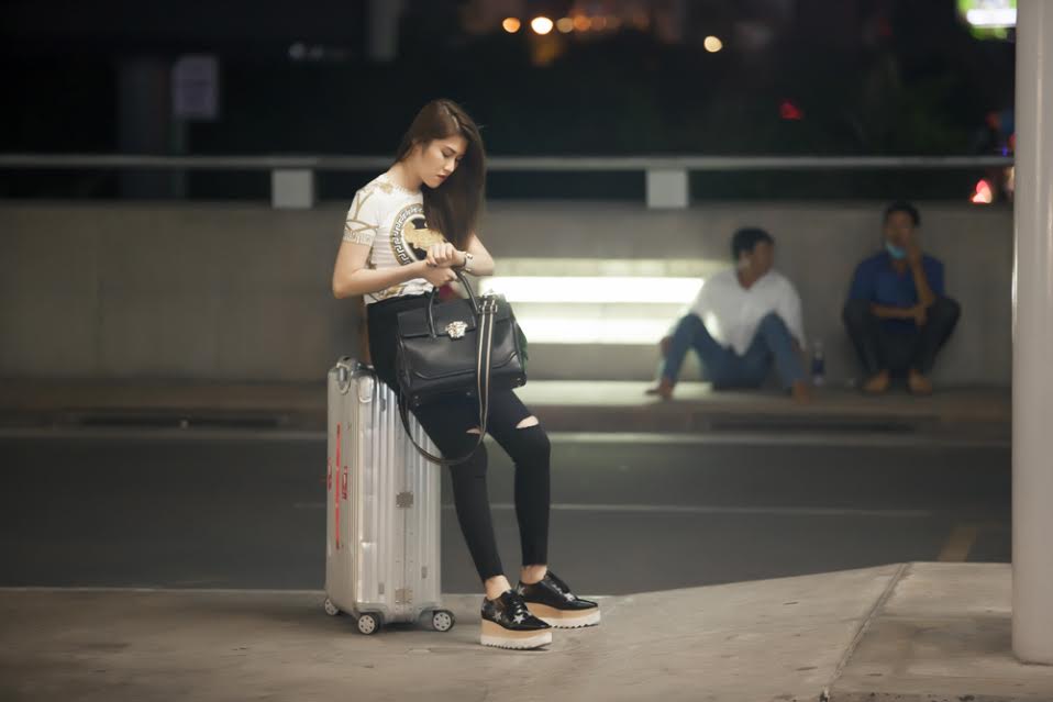 Được mệnh danh là ‘tay chơi túi hiệu’ độc lạ hàng đầu showbiz, siêu mẫu Thu Hằng liên tục xuất hiện với những chiếc túi xách đình đám không kém cạnh gì những ngôi sao hàng đầu thế giới. Được mệnh danh là ‘tay chơi túi hiệu’ độc lạ hàng đầu showbiz, siêu mẫu Thu Hằng liên tục xuất hiện với những chiếc túi xách đình đám không kém cạnh gì những ngôi sao hàng đầu thế giới.