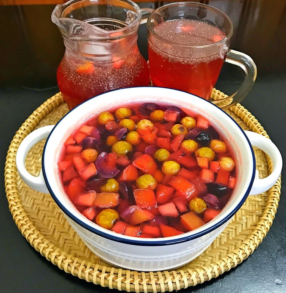 Có thể dùng hỗn hợp hoa quả với đá lạnh hoặc thêm nước soda, rượu rum để làm cocktail hấp dẫn