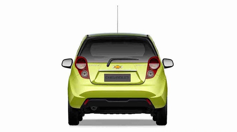 Ở phía đuôi xe, cản sau, đèn chiếu hậu cũng mang kiểu dáng mới, có tính thẩm mỹ cao hơn. Thân xe dài hơn nên đuôi xe thế hệ mới cũng nhô hẳn ra ngoài, trông có phần thanh thoát hơn.