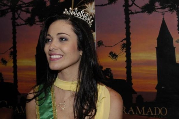 Fabiane Niclotti từng gây ấn tượng mạnh khi đăng quang Hoa hậu bang Rio Grande do Sul vào năm 2003. 