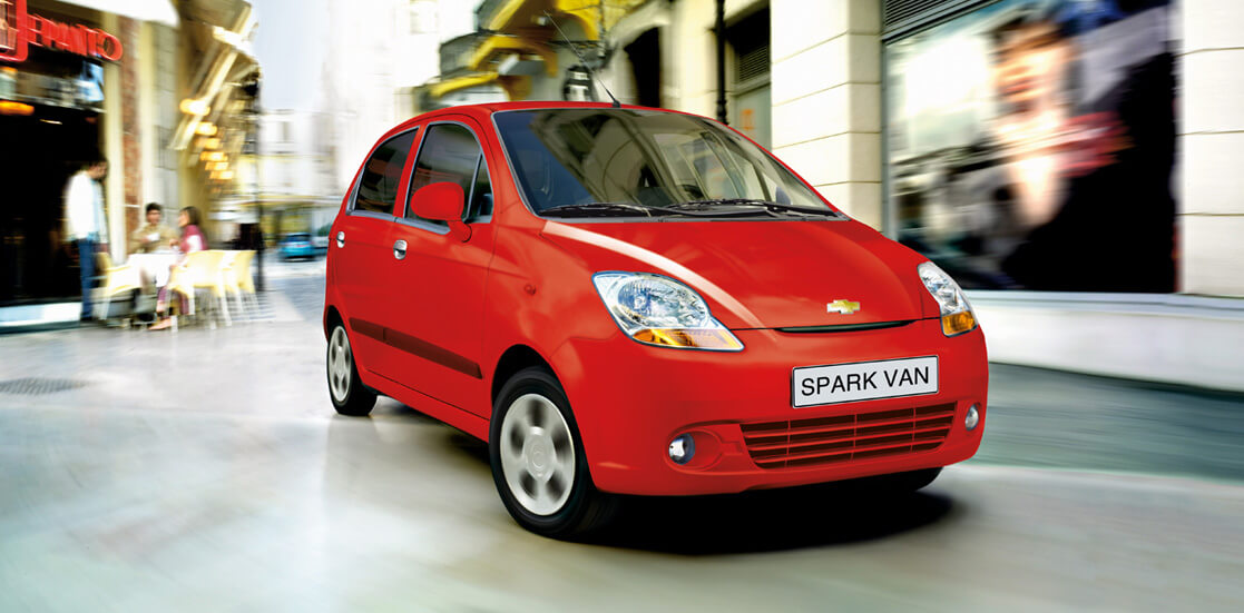 Chiều dài tổng thể của xe là 3.632 mm, rộng 1.565 mm. Trục cơ sở của Spark Van đạt 2.385 mm.