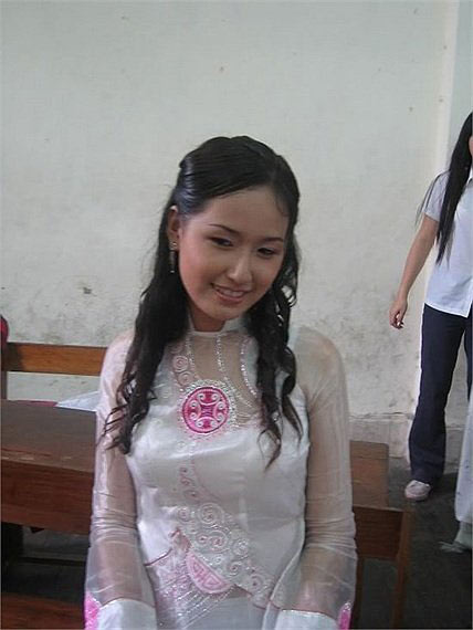 Mai Phương Thuý đăng quang ngôi vị Hoa hậu Việt Nam vào đêm 26/8/2006 tại thành phố biển Nha Trang.