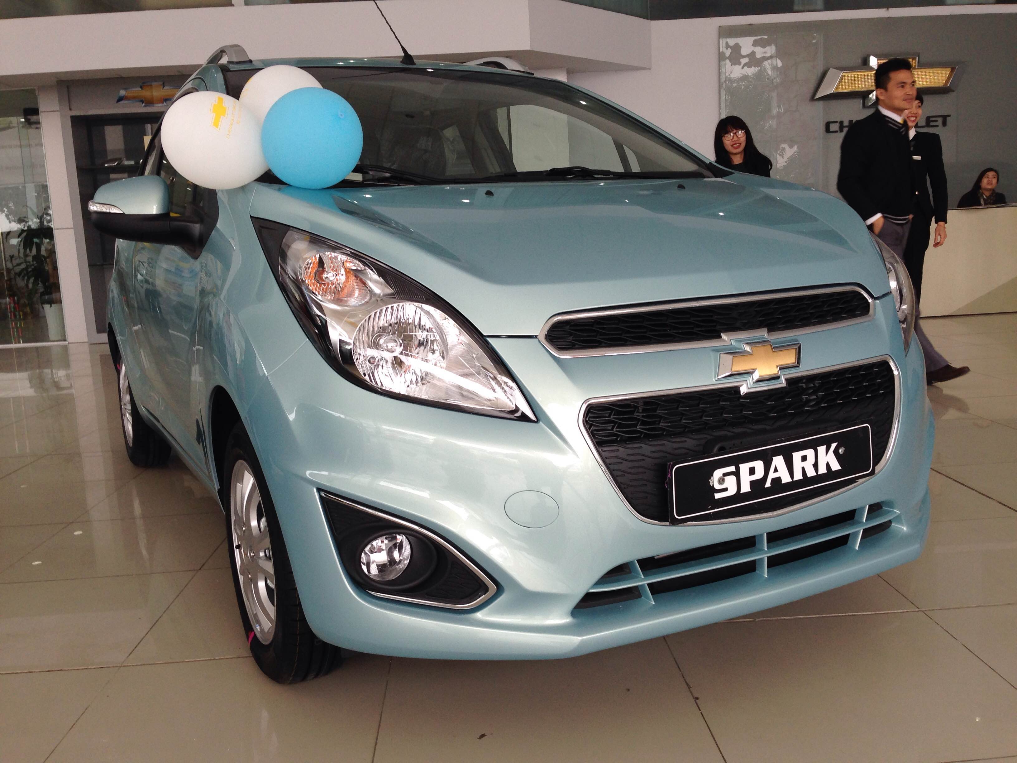 Chevrolet Spark LT có 6 màu cho khách hàng lựa chọn.