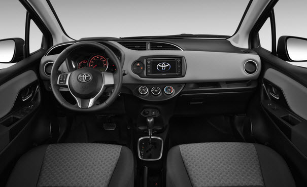 Ngoài ra, ở phiên bản 1.3E của xe còn được trang bị thêm hệ thống nghe nhìn với CD 1 đĩa 4 loa. Phiên bản 1.3G có thêm đầu đĩa DVD 1 đĩa 6 loa cũng với các phím điều khiển hệ thống giải trí tích hợp trên vô lăng rất hữu ích. Ngoài ra, ở phiên bản 1.3E của xe còn được trang bị thêm hệ thống nghe nhìn với CD 1 đĩa 4 loa. Phiên bản 1.3G có thêm đầu đĩa DVD 1 đĩa 6 loa cũng với các phím điều khiển hệ thống giải trí tích hợp trên vô lăng rất hữu ích.