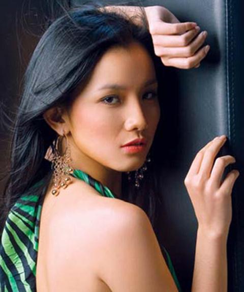 Thùy Lâm tên thật là Nguyễn Thùy Trang, sinh năm 1987 tại Thái Bình. Cô từng được nhiều người biết đến với vai trò ca sĩ, diễn viên, người mẫu đóng quảng cáo...