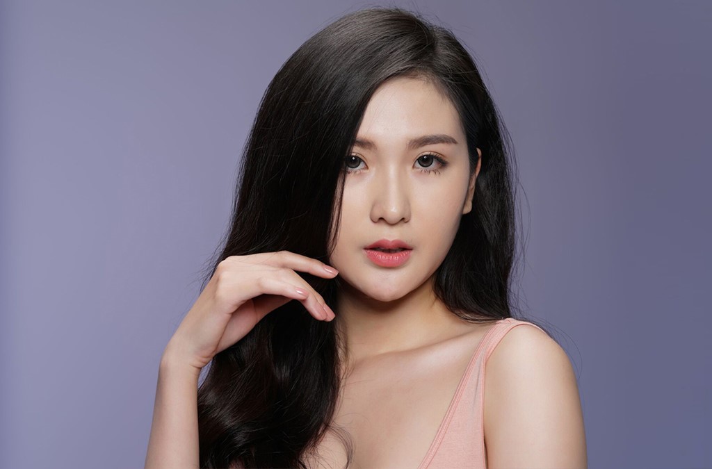 Ngọc Loan là gương mặt khá xa lạ trong giới showbiz, cô là người đẹp đang theo học ngành Kiến trúc tại Đại học Hồng Bàng.