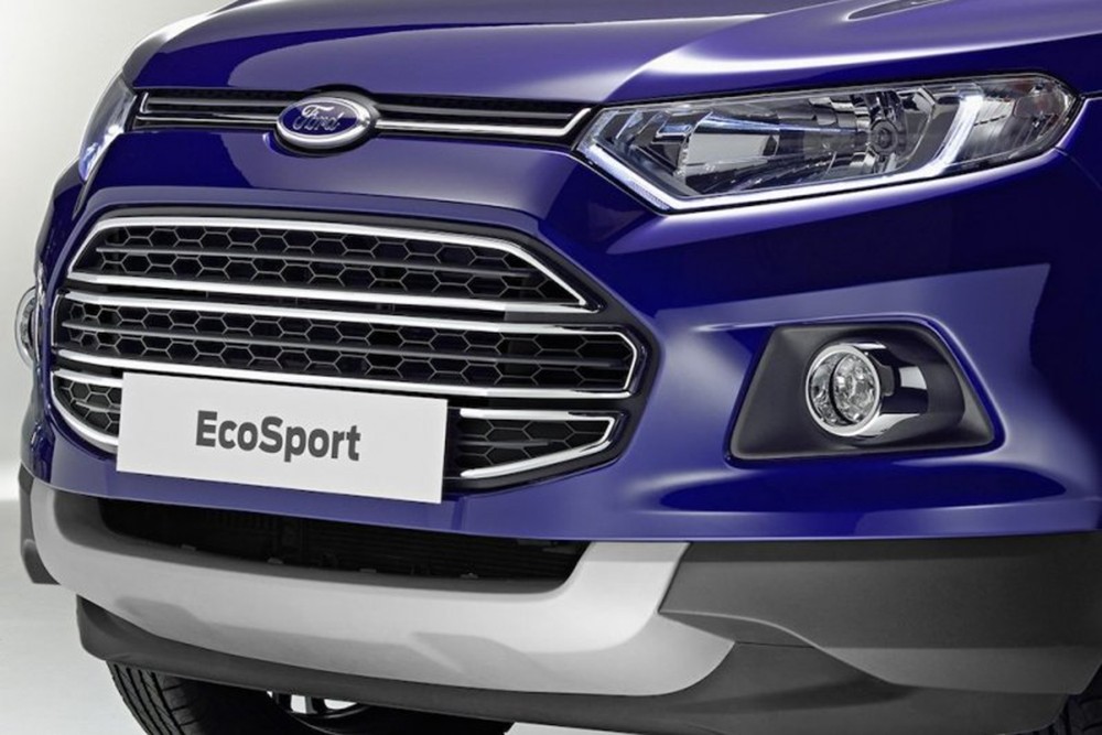 Ford EcoSport 2016 giành được nhiều sự quan tâm của các tín đồ xe hơi. Mẫu Crossover này được nâng cấp về kiểu dáng, thiết bị, hệ thống lái năng động và đặc biệt là không được tích hợp bánh dự phòng trên cửa sau.