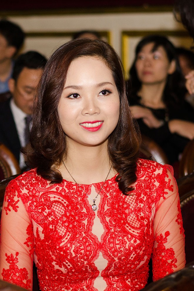 Trở về từ cuộc thi Hoa hậu thế giới, tên tuổi của Mai Phương lại càng nóng hơn bao giờ hết sau khi cô lọt top 15 - thành tích rực rỡ nhất của một người đẹp Việt trên trường quốc tế. 