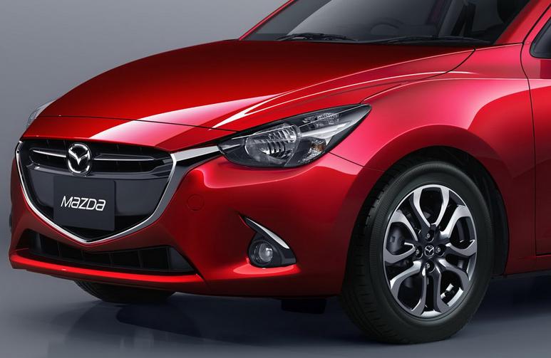 Mazda 2 2016 sử dụng bộ vành hợp kim 16 icnh với những đường phay hết sức ấn tượng. Có cùng kích cỡ vành với mẫu xe đàn anh Mazda 3 nhưng bộ vành của Mazda 2 mới đẹp mắt và gây chú ý hơn rất nhiều.