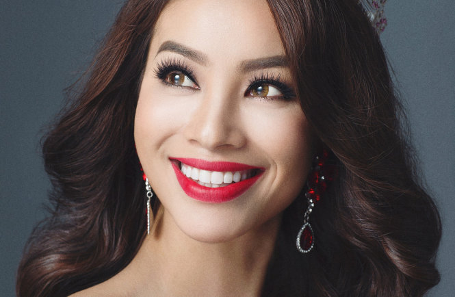 Nụ cười tươi, rạng rỡ cũng chính là một trong những điểm khiến rất nhiều người mê mẩn Phạm Hương. Cô còn được công chúng phong tặng danh hiệu “Hoa hậu quốc dân”.