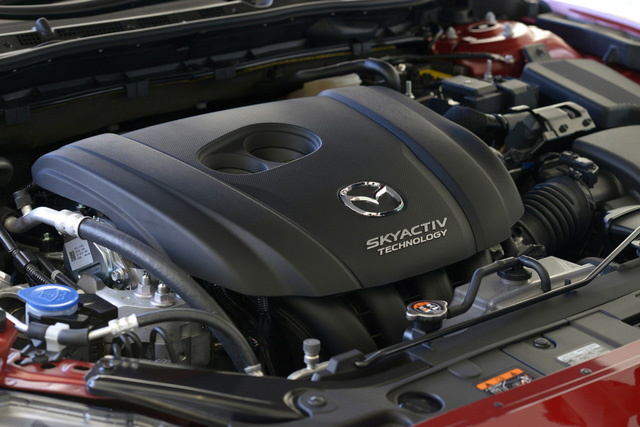 Động cơ của Mazda 6 2017 vẫn là loại I4 2.5L cho công suất 184 mã lực, kết hợp với hộp số tự động hoặc số sàn. Hiện chưa có thông tin về giá bán.