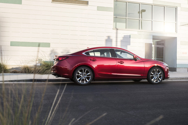 Cùng ngắm thêm một số hình ảnh về Mazda 6 2017: