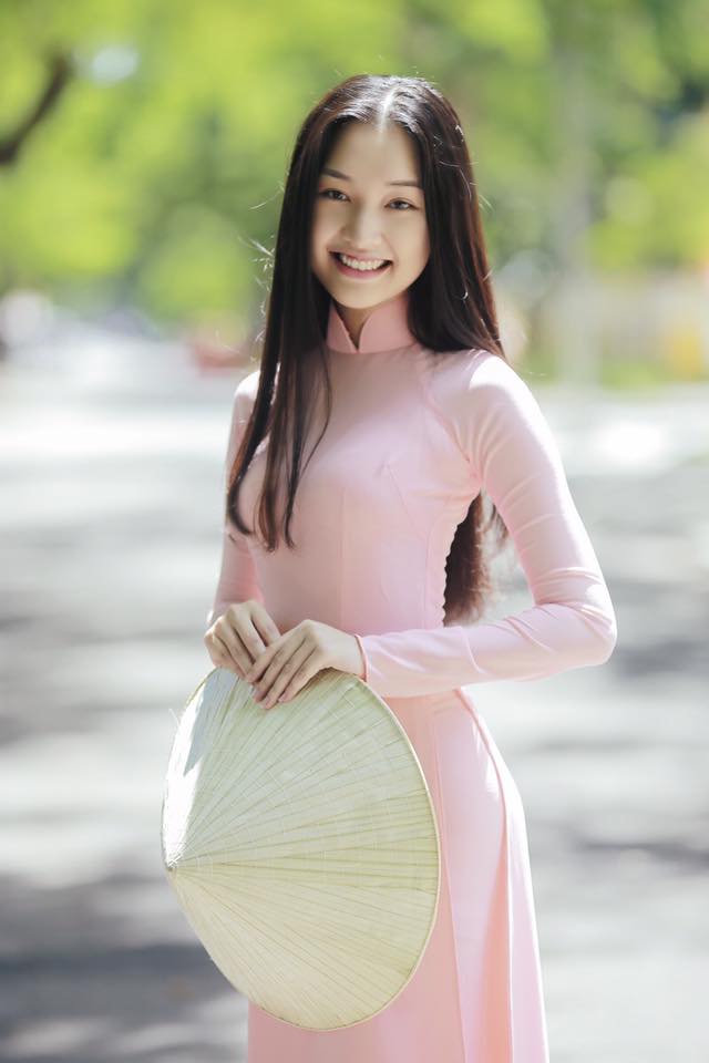Ngọc Trân (SBD 280) nhận được nhiều sự quan tâm và ủng hộ của khán giả sau đêm Chung khảo phía Nam Hoa hậu Việt Nam 2016.