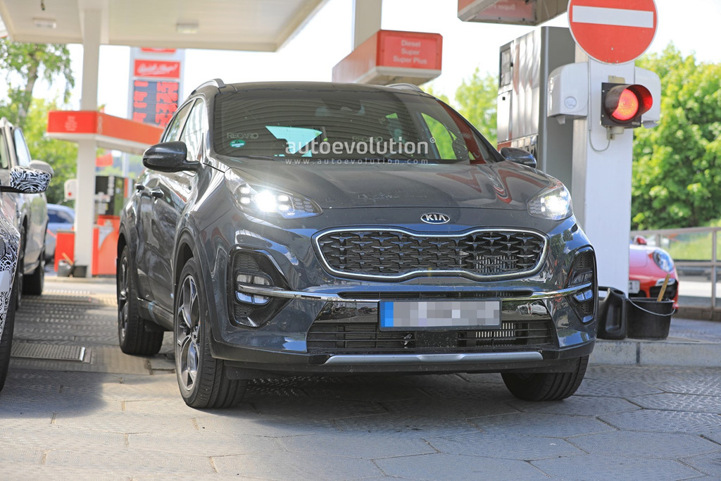 Kia Sportage 2019 sử dụng vô lăng mới đi kèm hệ thống điều khiển trung tâm được làm lại Kia Sportage 2019 sử dụng vô lăng mới đi kèm hệ thống điều khiển trung tâm được làm lại