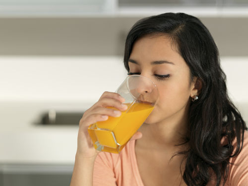Uống nước cam cần lưu ý những điều này kẻo ‘rước họa vào thân’ Uống nước cam cần lưu ý những điều này kẻo ‘rước họa vào thân’