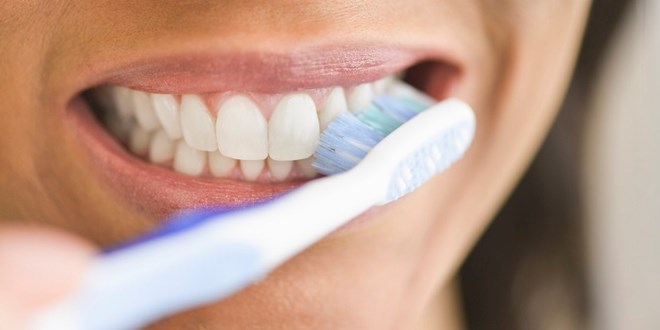 Nên thường xuyên thay bàn chải đánh răng để bảo vệ sức khỏe của bạn