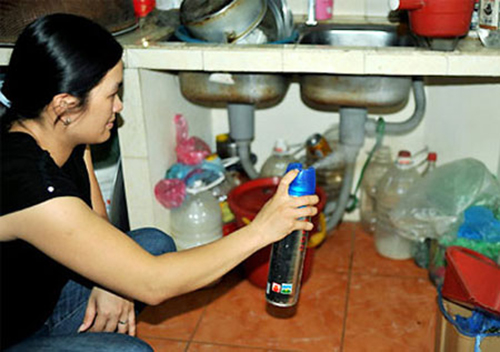 Thuốc xịt côn trùng còn có nguy cơ tử vong nếu quá lạm dụng. Ảnh: Kiến Thức Thuốc xịt côn trùng còn có nguy cơ tử vong nếu quá lạm dụng. Ảnh: Kiến Thức