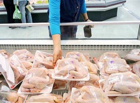 Ăn thịt gà đông lạnh cũng có thể lây nhiễm A/H7N9. Ảnh minh họa Ăn thịt gà đông lạnh cũng có thể lây nhiễm A/H7N9. Ảnh minh họa