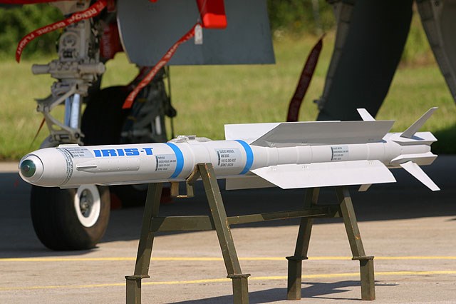 Tên lửa IRIS-T . Ảnh: Kiến thức