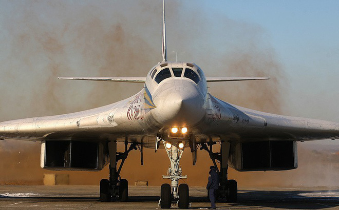  Máy bay siêu thanh Tu-160 của Nga là vũ khí khó có loại máy bay nào vượt mặt được về tốc độ và tầm bay. Ảnh: Trí thức trẻ
