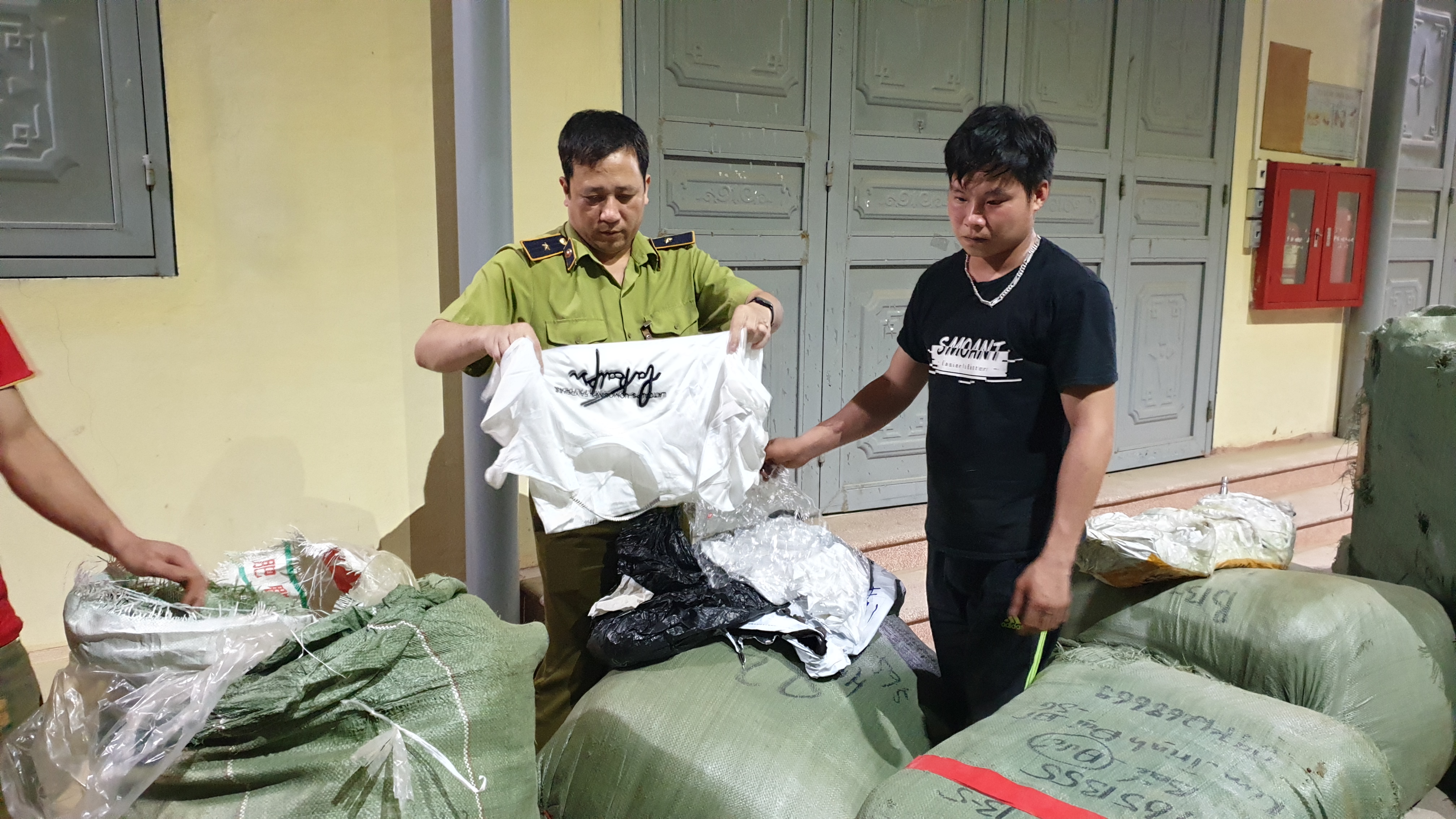 oàn bộ hàng hóa vi phạm được lực lượng chức năng tỉnh Lạng Sơn tiến hành kiểm tra và thu giữ. Ảnh: Cục QLTT tỉnh Lạng Sơn