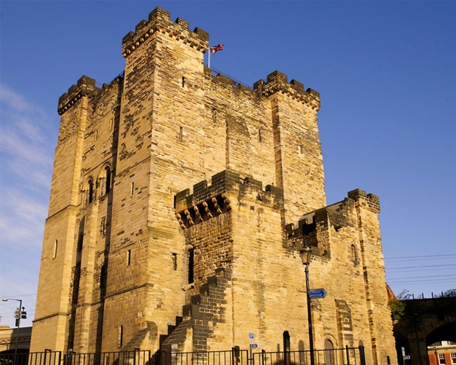 Lâu đài Keep là một trong những công trình cổ nhất Newcastle, được xây dựng từ năm 1080 ở Anh. Từ thế kỷ 17, lâu đài trở thành một nhà tù khét tiếng với điều kiện tồi tệ và vị trí gần với Cổng Đen (Black Gate), địa điểm thi hành án tử hình chính vào thế kỷ 18.