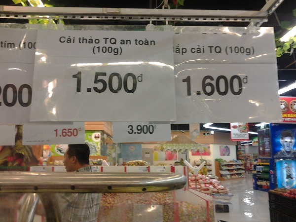 Rau Trung Quốc bán trong siêu thị Lotte Mart Đống Đa