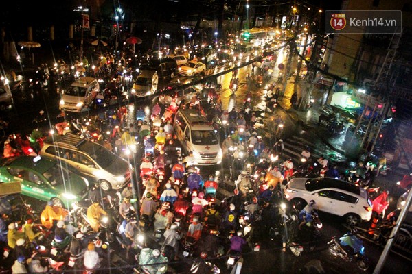 Kẹt xe kinh hoàng ở khu vực đường 3/2 - Lê Hồng Phong (quận 10)