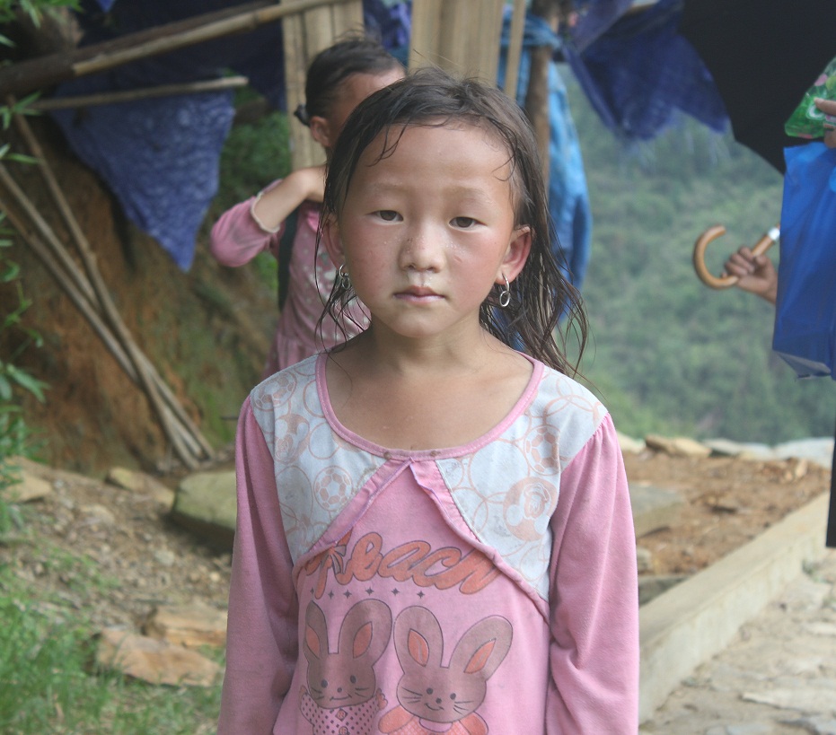 Sapa: Đẹp từ ánh mắt trẻ thơ