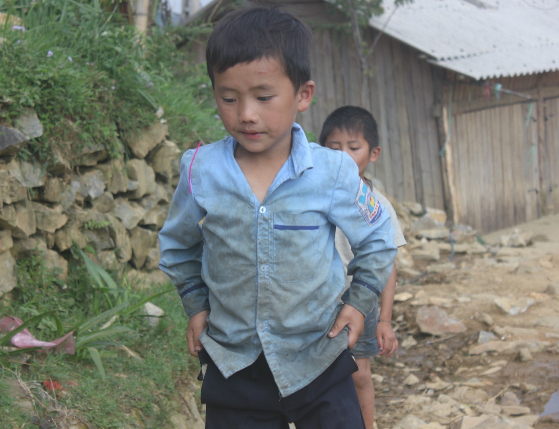 Sapa: Đẹp từ ánh mắt trẻ thơ