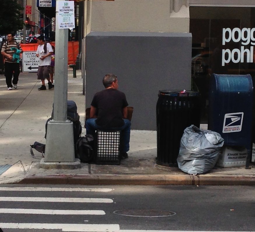 Đây là góc phố nơi Tony thường ngồi mỗi buổi chiều.