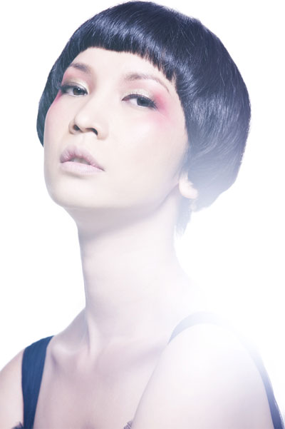 Được mệnh danh là “Biểu tượng thời trang Việt Nam” hay “Kate Moss Việt Nam”, Xuân Lan thuộc thế hệ người mẫu thời kì đầu – những năm 96-97. 