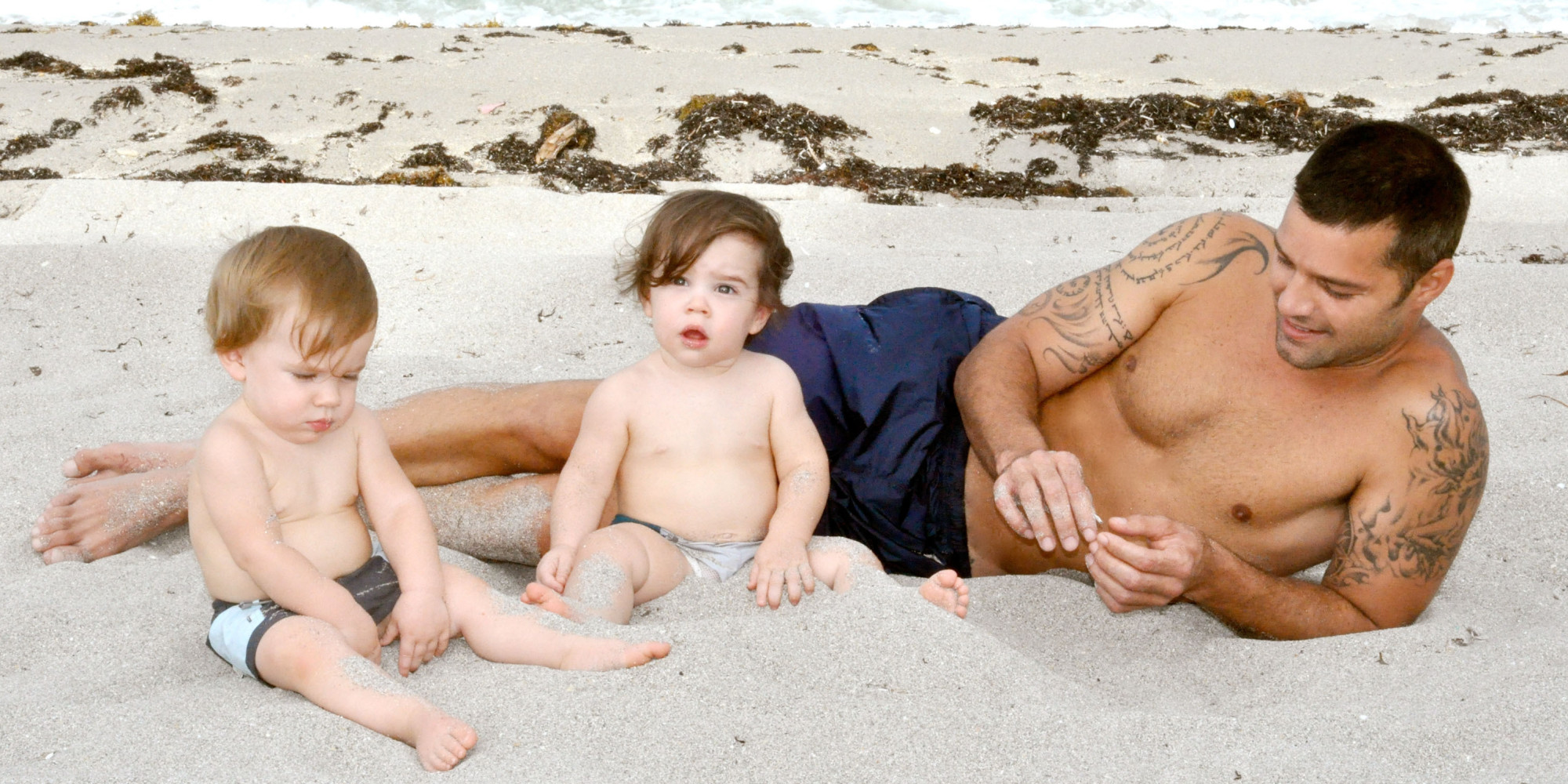 Ricky Martin là ngôi sao đồng tính ít thấy đang tự nuôi 2 con trai yêu của mình