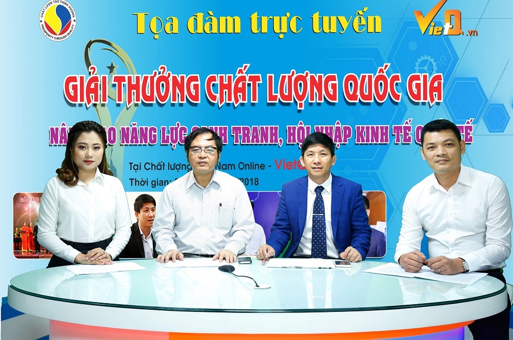 Các khách mời tham gia chương trình Tọa đàm trực tiếp do Chất lượng Việt Nam tổ chức