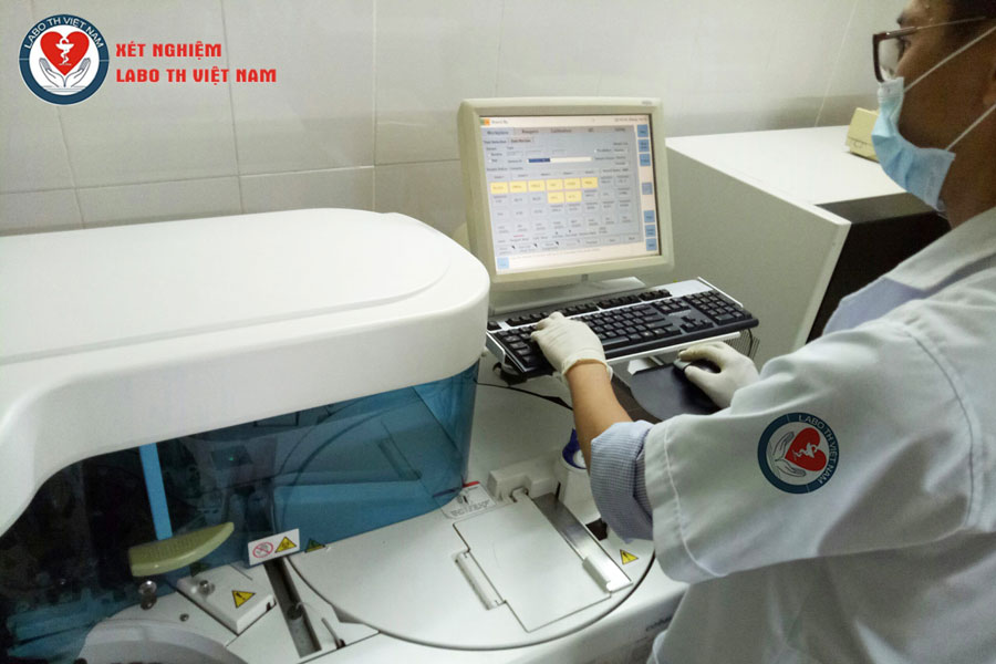 Labo TH Việt Nam tổ chức khám bệnh, chữa bệnh (chuyên khoa xét nghiệm) không có giấy phép, bị xử phạt và đình chỉ hoạt động. Ảnh khai thác từ http://www.laboth.com.vn
