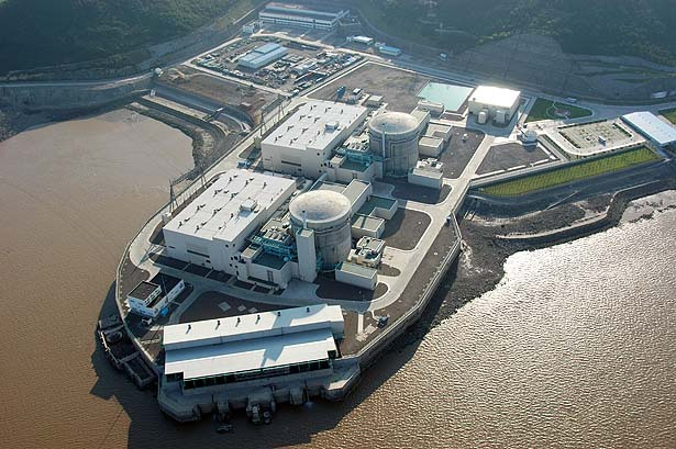 Nhà máy điện hạt nhân Qinshan: Nhà máy điện hạt nhân Qinshan tại tỉnh Chiết Giang, Trung Quốc, có công suất 4038MW, đi vào hoạt động từ năm 1992, trực thuộc Tập đoàn Hạt nhân Quốc gia Trung Quốc.