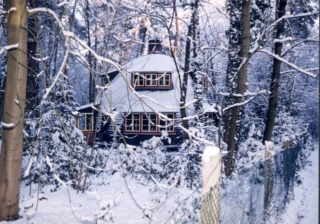 Nhiều người sẽ nghĩ rằng ngôi nhà xinh xắn này là của ông già Noel 