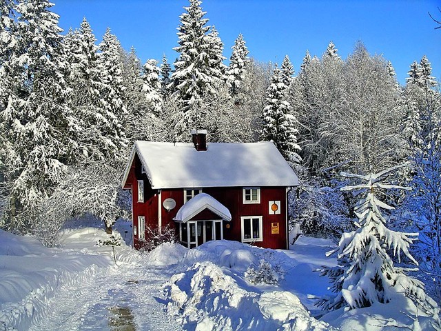 Ngôi nhà với màu sơn đỏ nổi bật cùng thiết kế độc đáo, đẹp mắt tại Thụy Điển