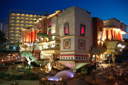 Ngôi nhà Katmandu nằm trên đảo Majorca, Tây Ban Nha với kiến trúc có một không hai trên thế giới và nội thất được chăm chút tỉ mỉ Ngôi nhà Katmandu nằm trên đảo Majorca, Tây Ban Nha với kiến trúc có một không hai trên thế giới và nội thất được chăm chút tỉ mỉ