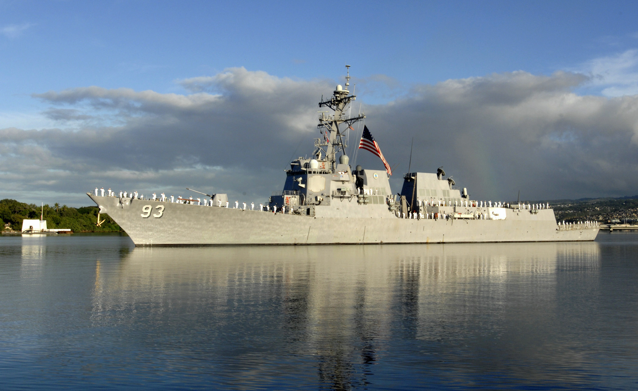 USS Chung-Hoon (DDG-93) là tàu khu trục mang tên lửa dẫn đường của Hải  quân Mỹ, là một thành viên của Hạm đội Thái Bình Dương. 