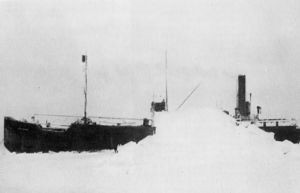 Tuy nhiên trong 4 thập niên sau đó, nhiều thủy thủ báo cáo đã nhìn thấy con tàu ma Baychimo trôi dạt ở vùng biển Bắc Cực, thậm chí họ còn trèo lên boong tàu. Lần cuối cùng Baychimo xuất hiện là vào năm 1969, khi nó mắc kẹt trong băng ở bờ biển Alaska. 