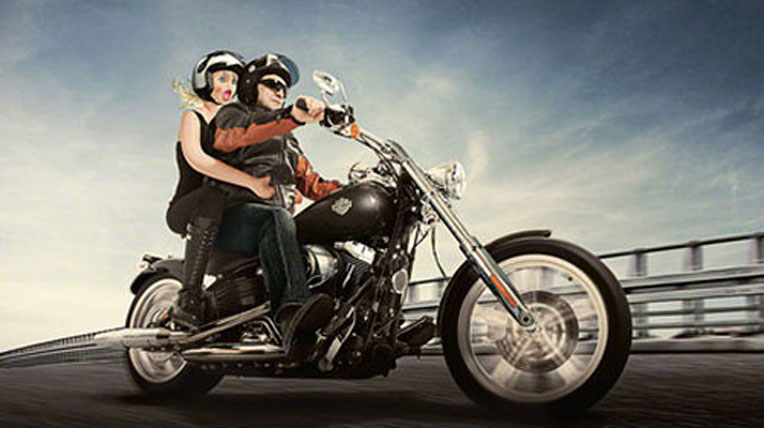 Công ty PR Big của Thổ Nhĩ Kỳ đã sử dụng búp bê tình dục để quảng cáo cho hãng xe máy Harley Davidson với slogan “Không gì có thể thay thế một người thật. Hãy sử dụng những bộ phận xe Harley-Davidson nguyên bản”.
