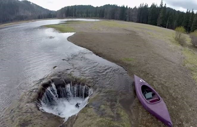 Hiện tượng ‘Hồ mất tích’ (Lost Lake) tại bang Oregon, Mỹ thường biến mất hàng năm thu hút sự chú ý của rất nhiều người trên thế giới.