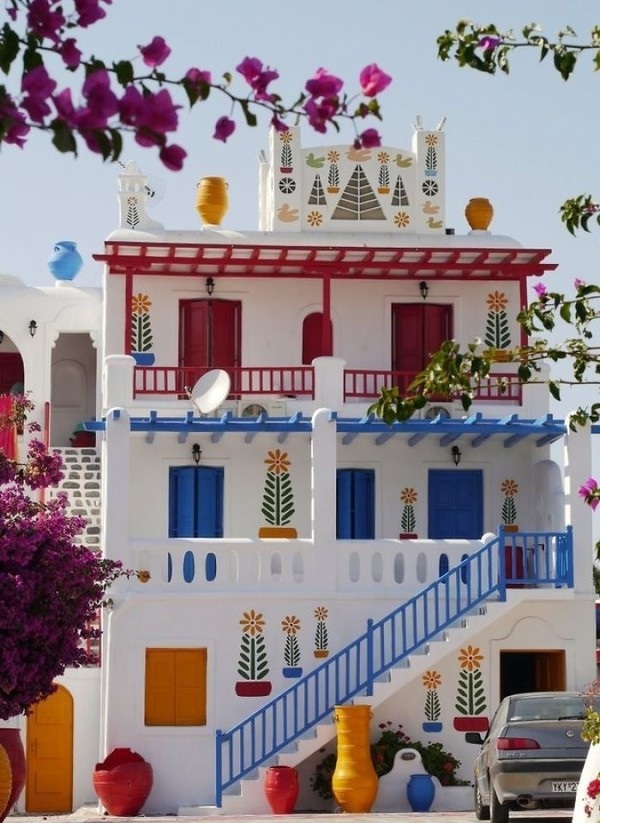 Căn nhà ngọt ngào, xinh xắn giống như bước ra từ trong truyện thần thoại này nằm ở thủ đô Mykonos của đất nước Hy Lạp.