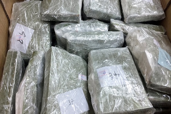 Tài xế chở 100 bánh ma túy bắt ở Hòa Bình bị khởi tố Tài xế chở 100 bánh ma túy bắt ở Hòa Bình bị khởi tố