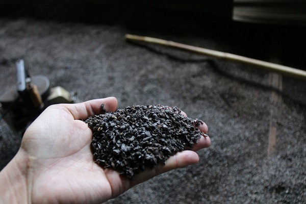 Những hình ảnh đáng sợ của cơ sở sản xuất cà phê trộn lõi pin