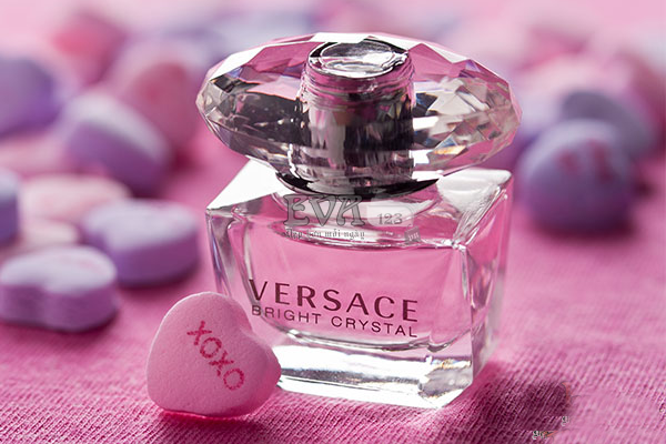 Cách phân biệt nước hoa Versace Bright Crystal thật giả đơn giản bằng những dấu hiệu trên bao bì sản phẩm