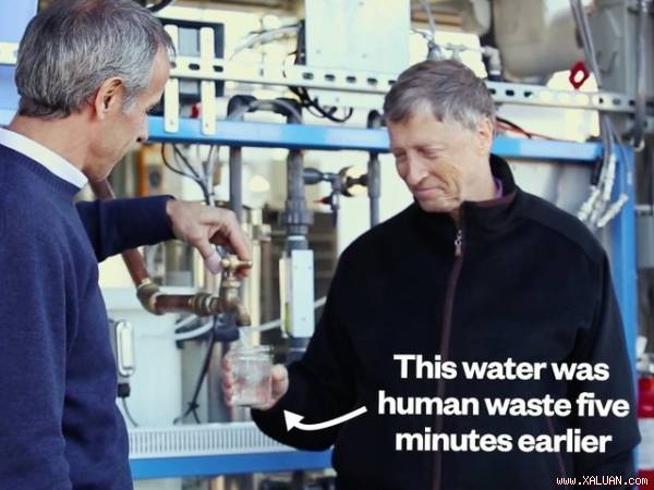 Bill Gates uống nước được cho ra từ chính phát minh mới của mình