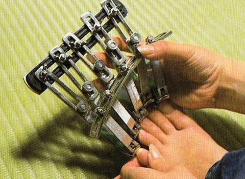 Máy cắt móng chân - trông có vẻ tiện lợi nhưng rất nguy hiểm