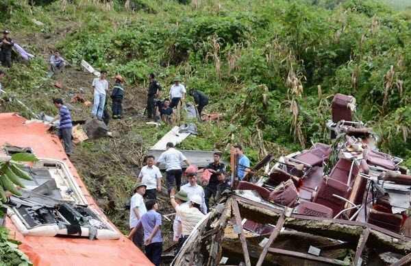tai nạn ở Lào Cai, xe khách giường nằm, đường núi, xe khách lao xuống vực